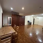 F Fig Room